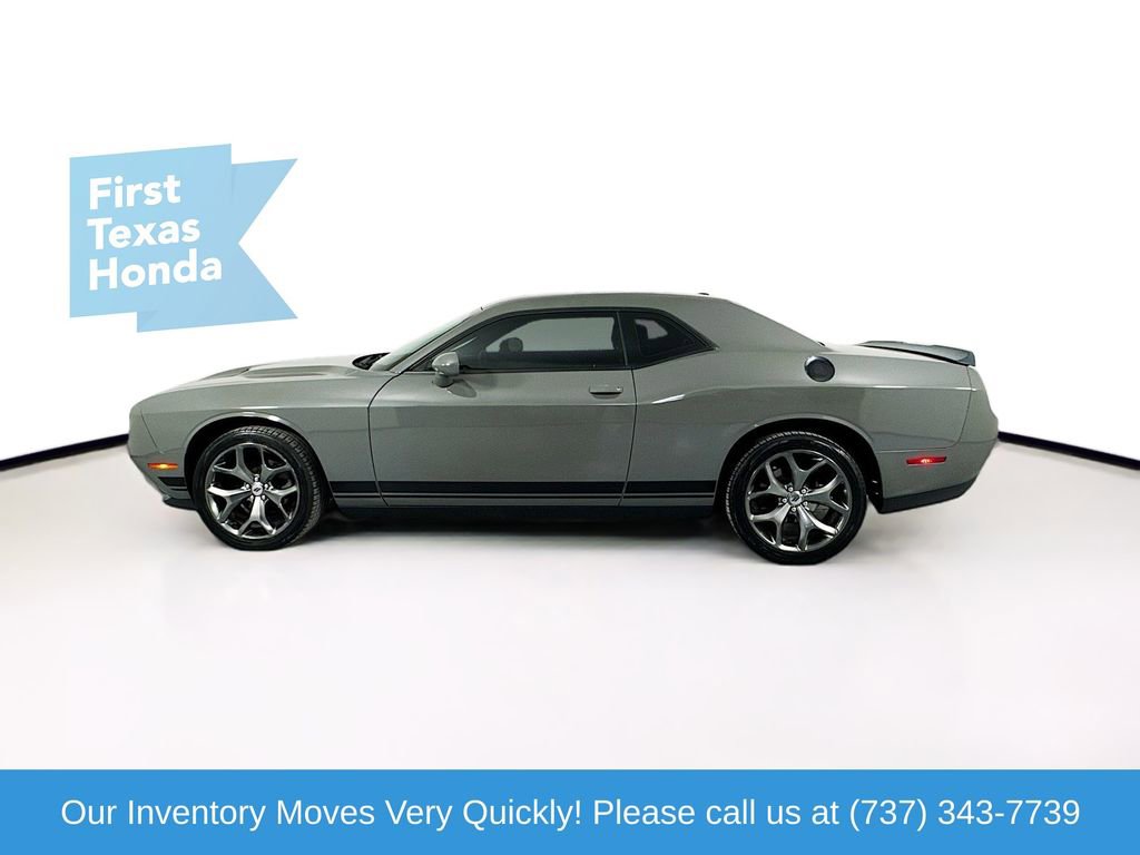 Used 2017 Dodge Challenger SXT image 4
