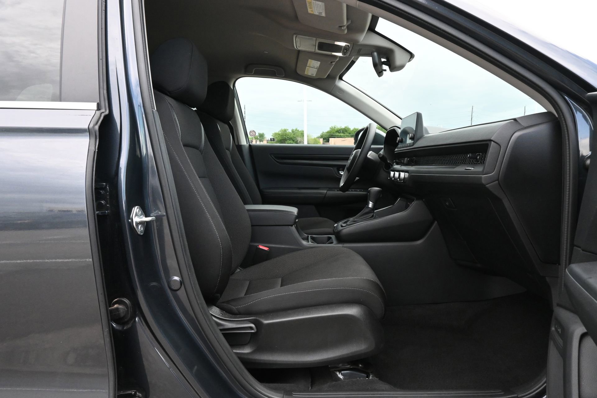 Used 2025 Honda CR-V LX image 25