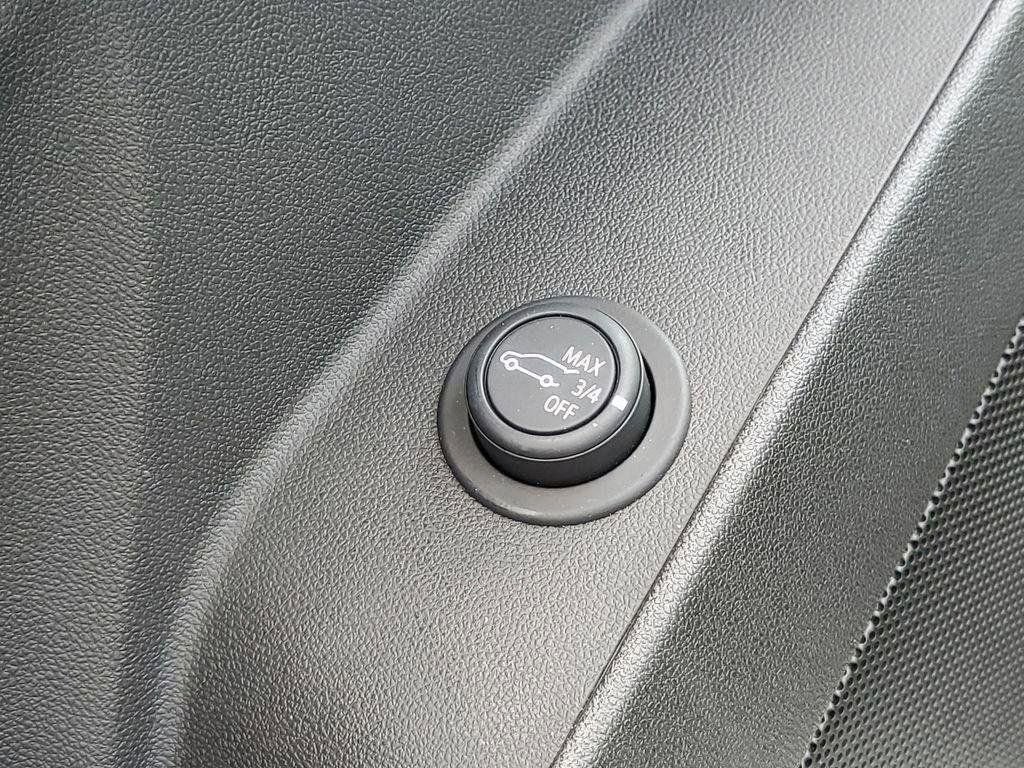Used 2024 Chevrolet Equinox LT FWD image 21