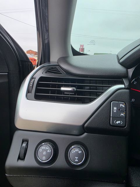 Used 2017 Chevrolet Suburban Premier image 17