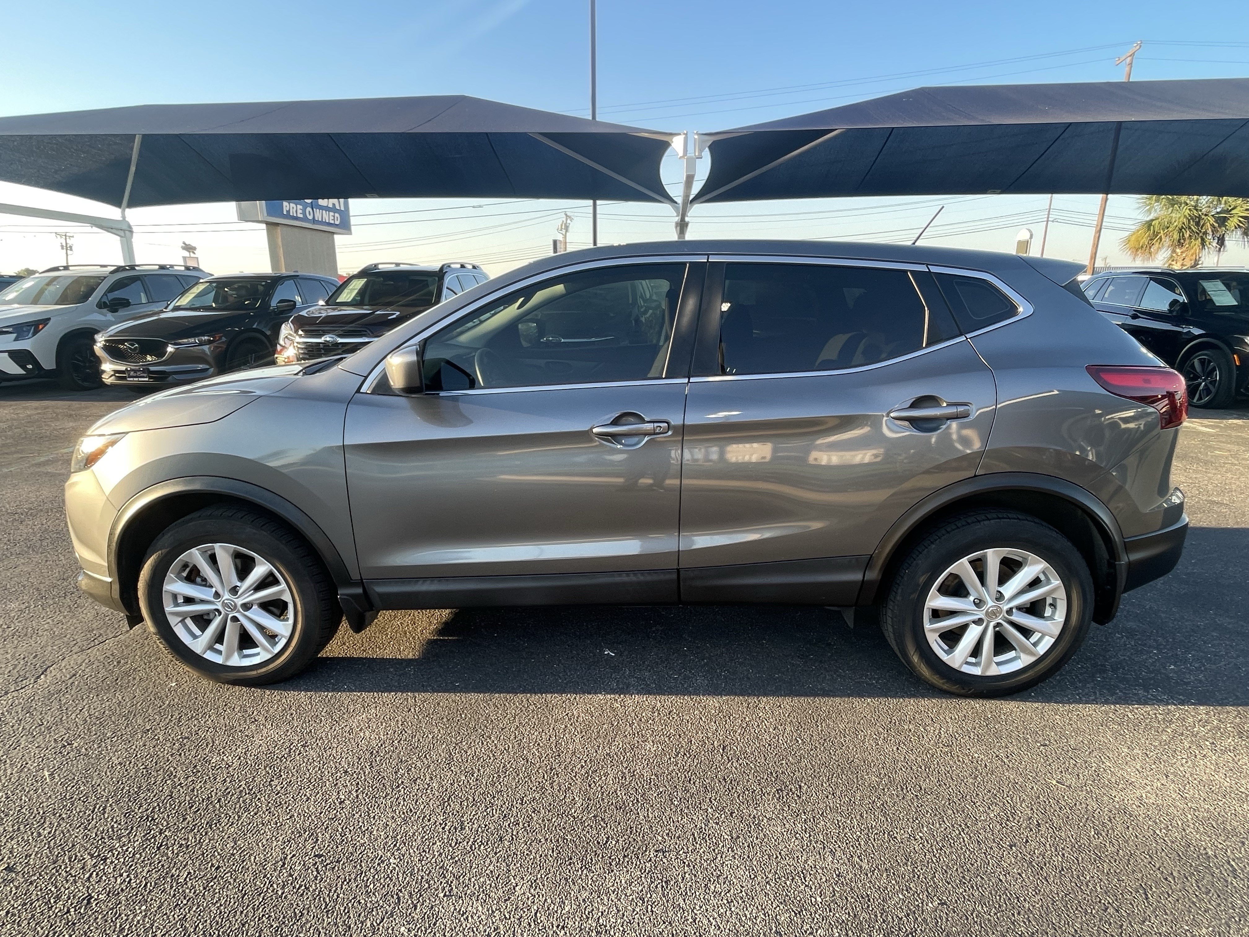 Used 2018 Nissan Rogue Sport S w/ S Appearance Package FWD image 4