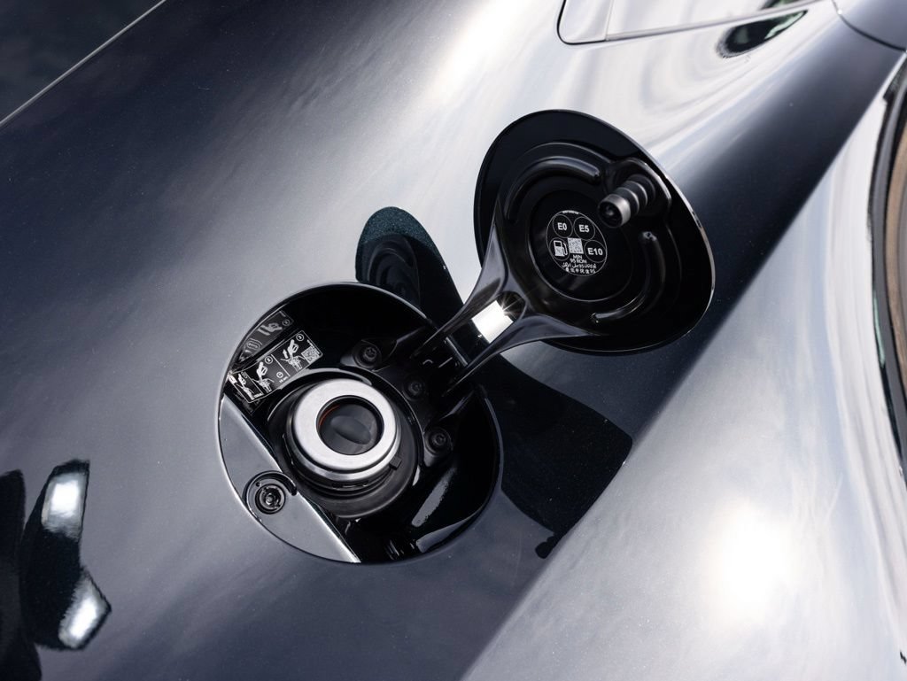 New 2026 Aston Martin V8 Vantage S RWD image 47