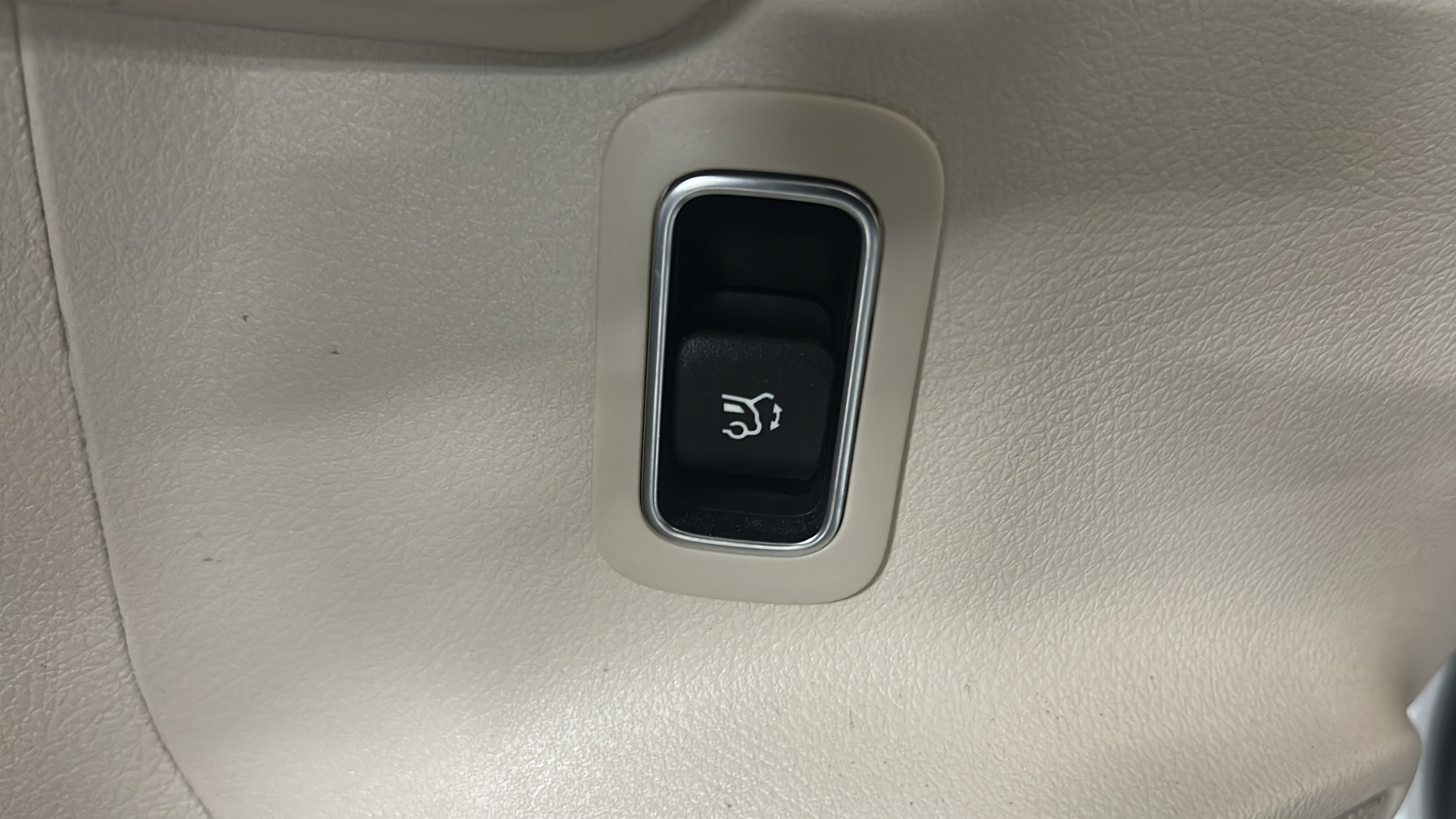 Used 2025 Mercedes-Benz GLB 250 image 16
