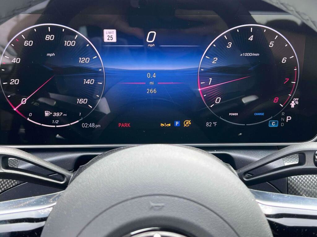 New 2026 Mercedes-Benz CLE 300 4MATIC Coupe image 3