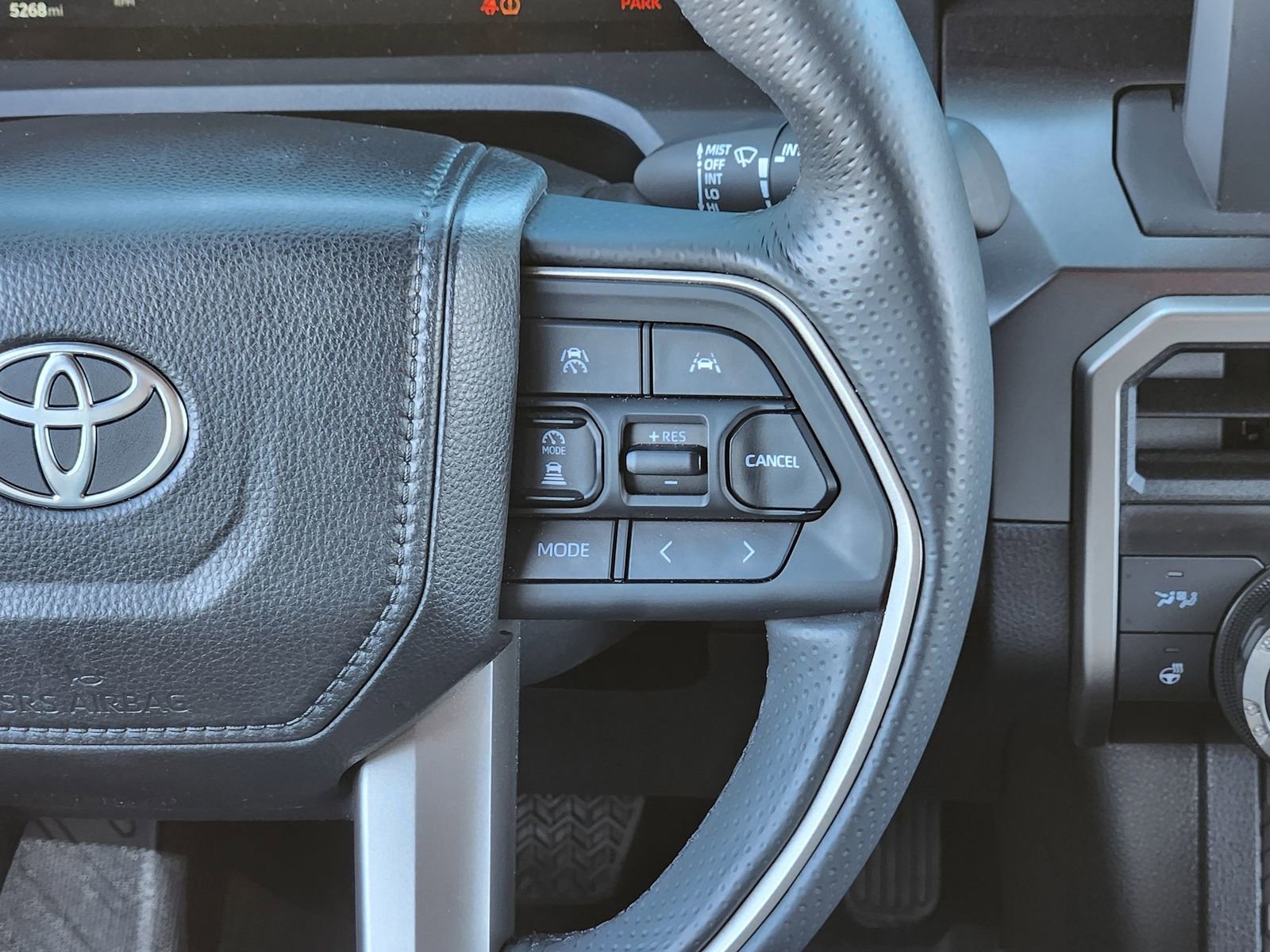 Used 2025 Toyota 4Runner TRD Off-Road image 32