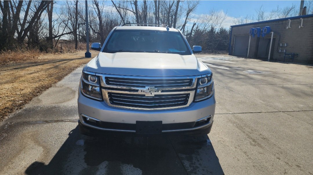 Used 2016 Chevrolet Suburban LTZ image 2