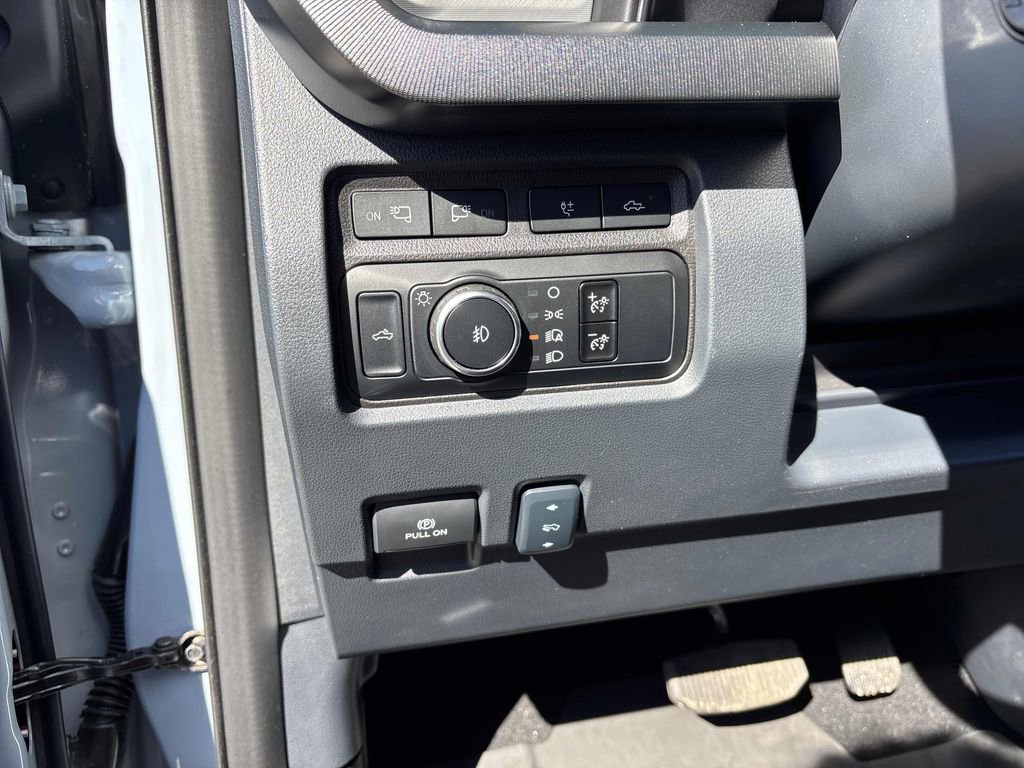 Used 2024 Ford F350 Platinum image 15