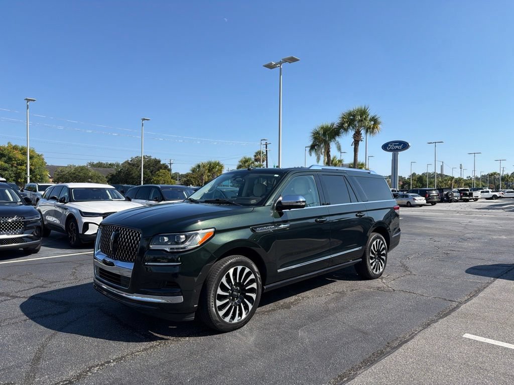 Used 2024 Lincoln Navigator L Black Label AWD/4WD image 2