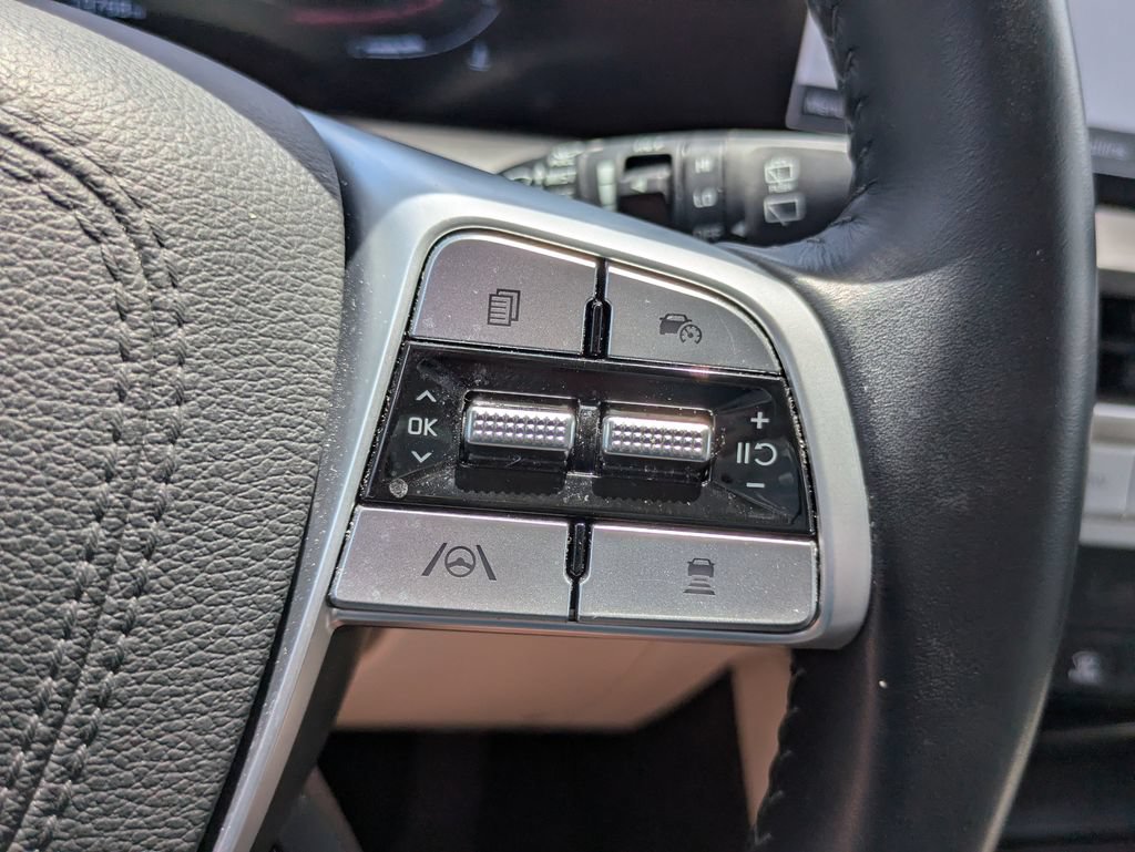 Used 2025 Kia Telluride S FWD image 17