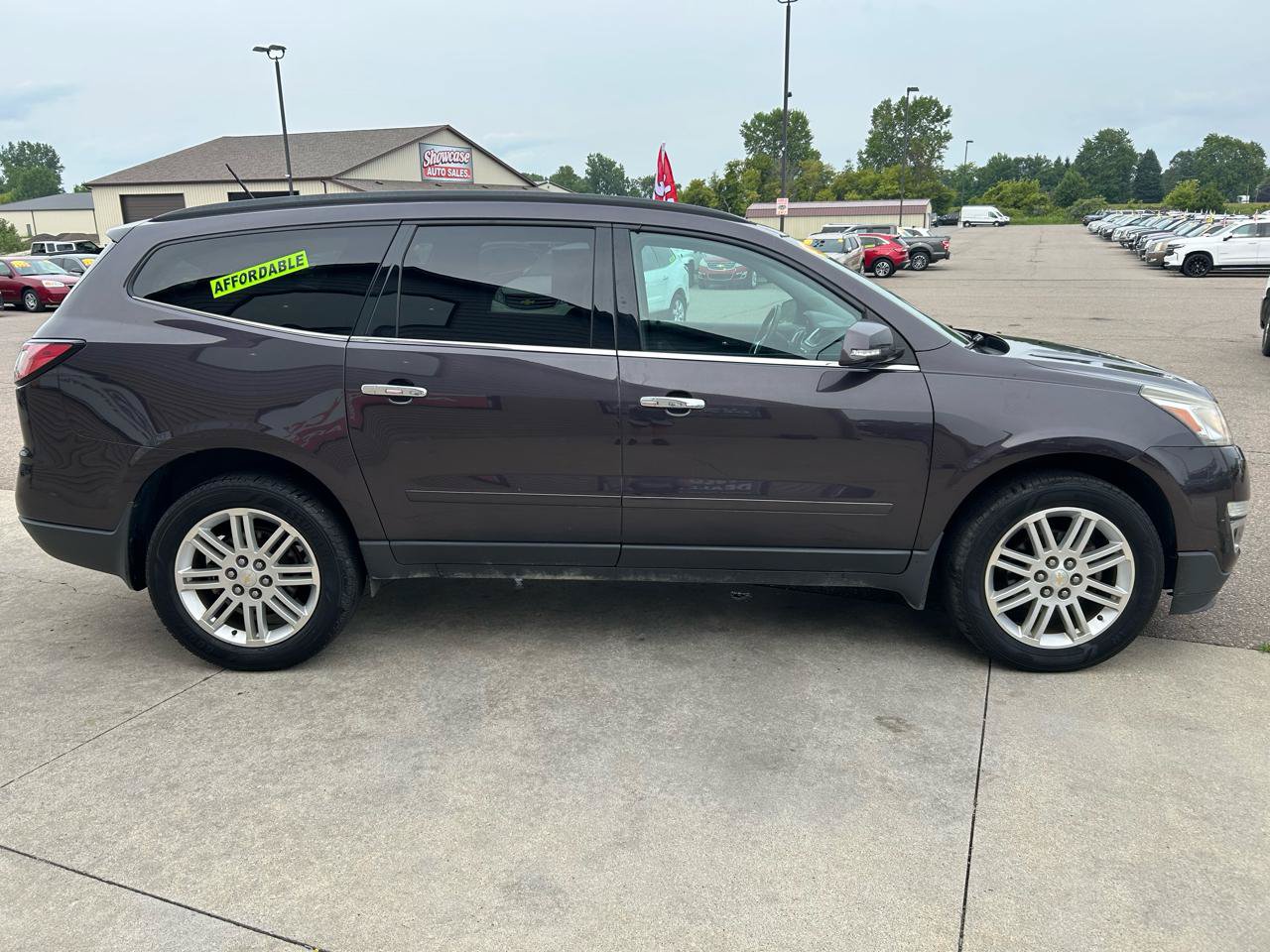 Used 2015 Chevrolet Traverse LT w/ Style and Technology Package FWD image 4
