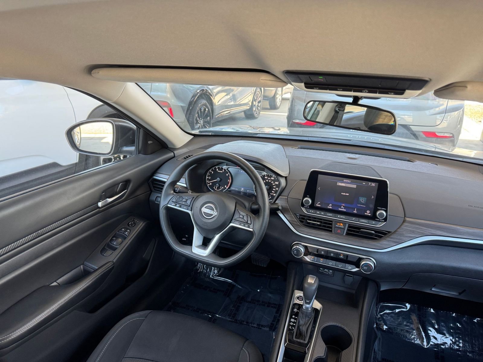 Used 2025 Nissan Altima 2.5 SV image 35