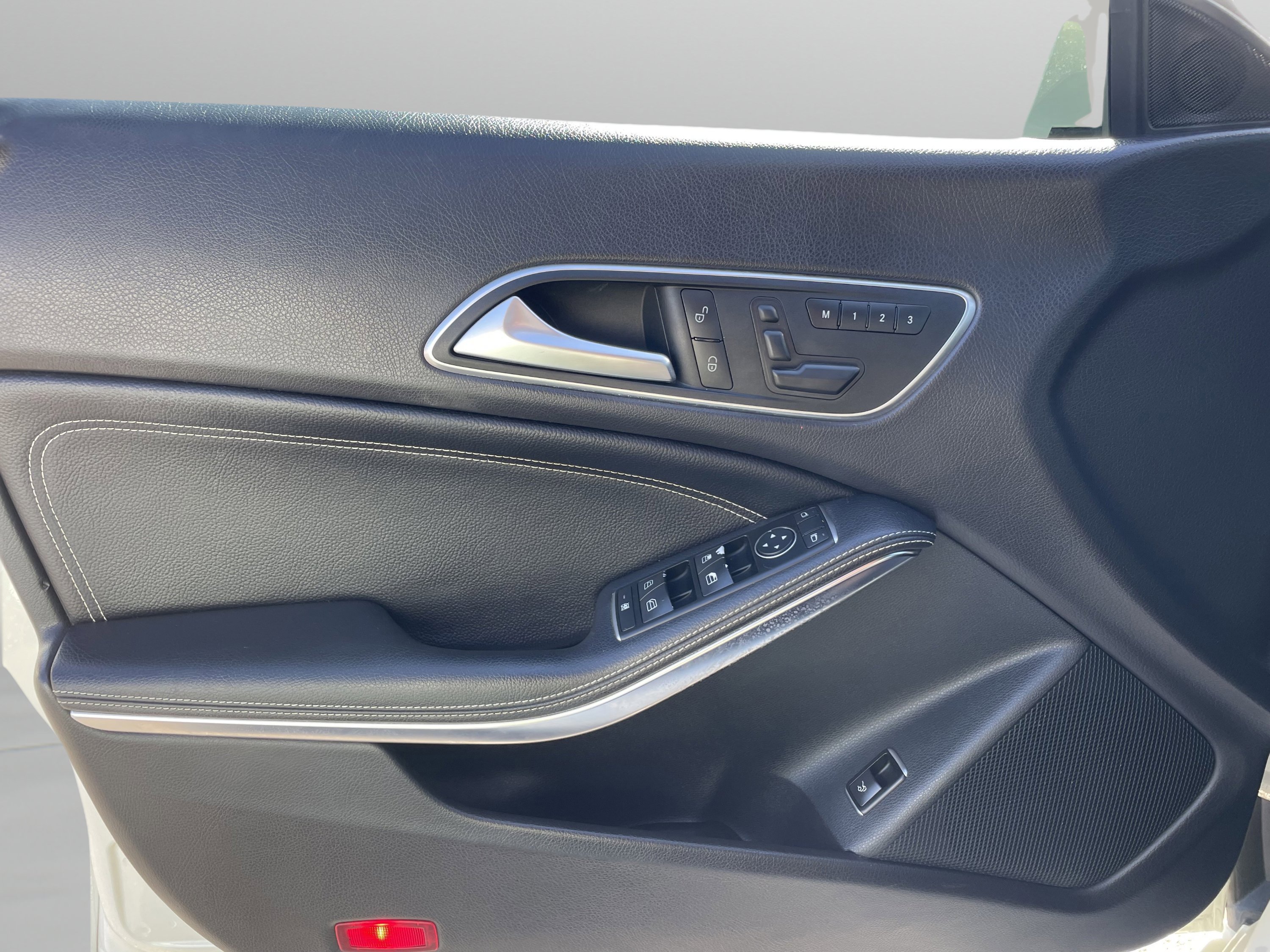 Used 2015 Mercedes-Benz CLA 250 image 18