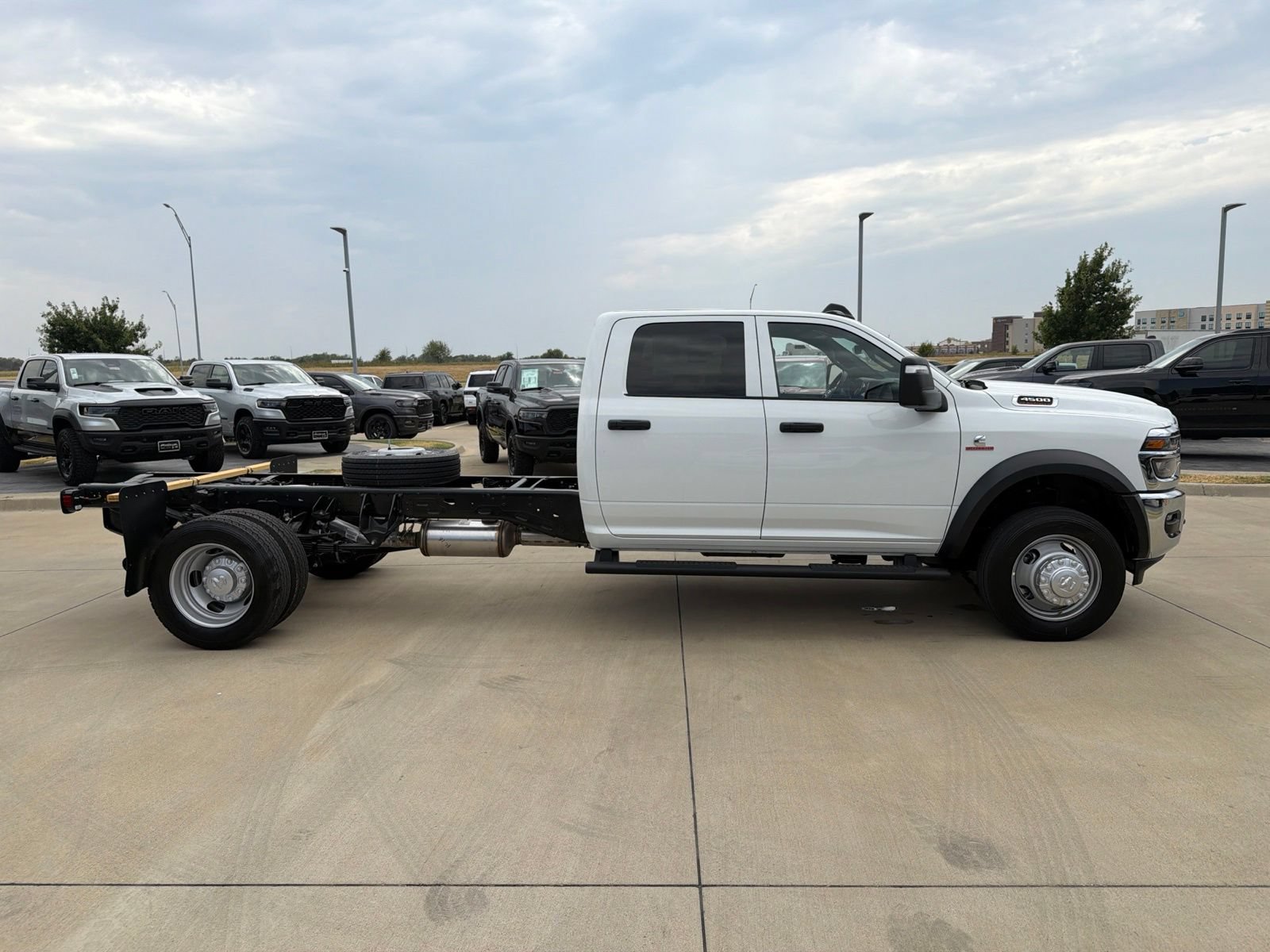New 2027 RAM 4500 Tradesman w/ Chrome Appearance Group AWD/4WD image 6