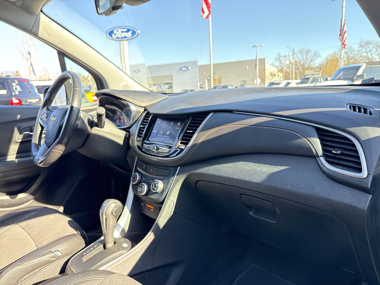 Used 2020 Chevrolet Trax LT w/ LT Convenience Package FWD image 20