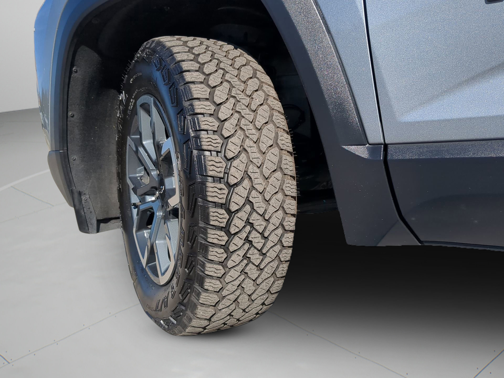 Used 2025 Chevrolet Equinox ACTIV w/ Convenience Package III image 63