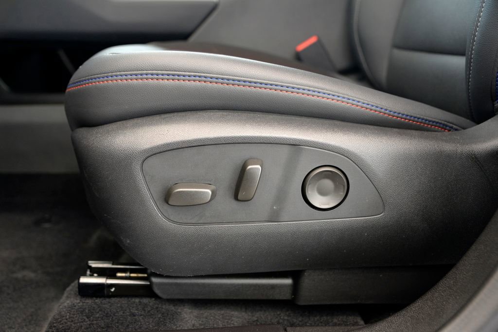 Used 2024 Chevrolet Equinox EV RS image 16