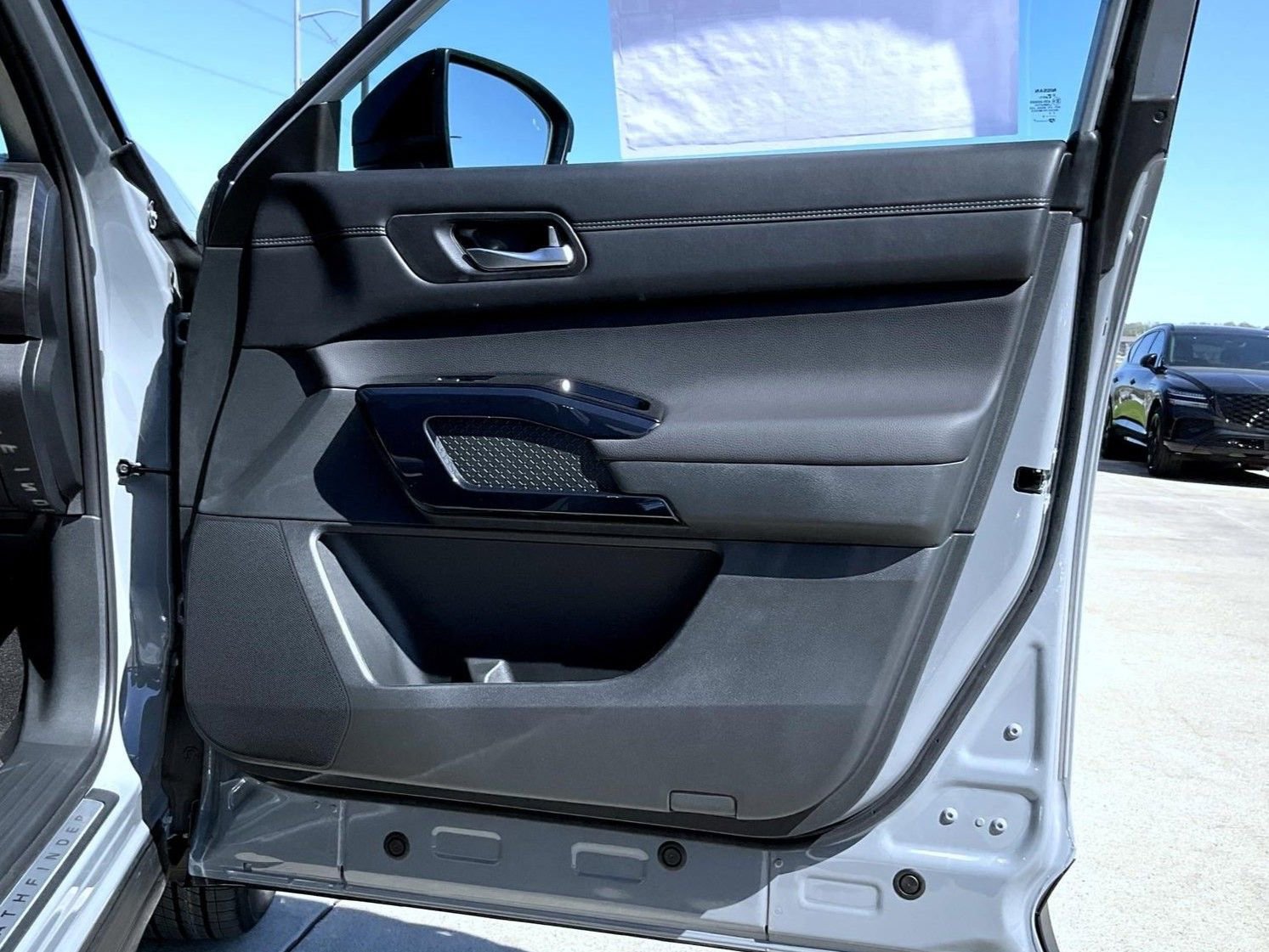 New 2026 Nissan Pathfinder Platinum AWD/4WD image 17
