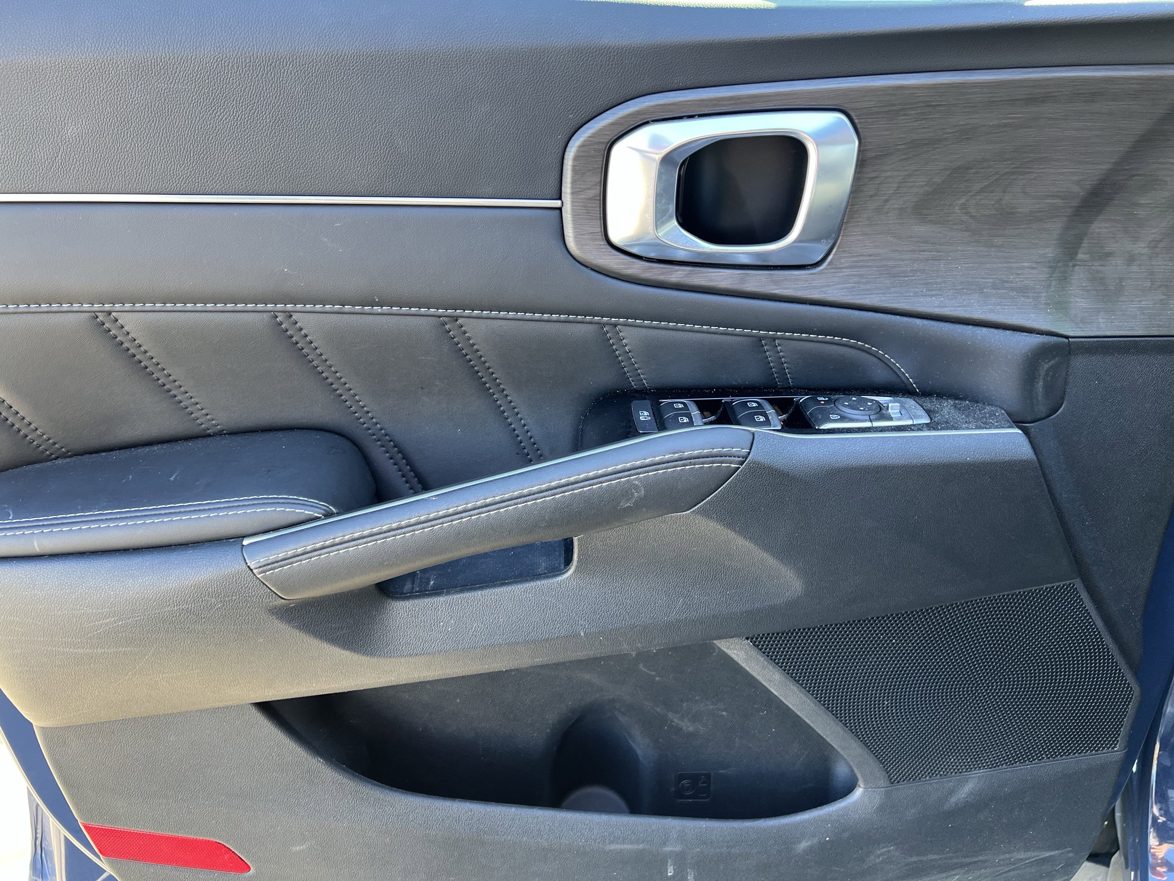 Used 2024 Kia Sorento SX image 14