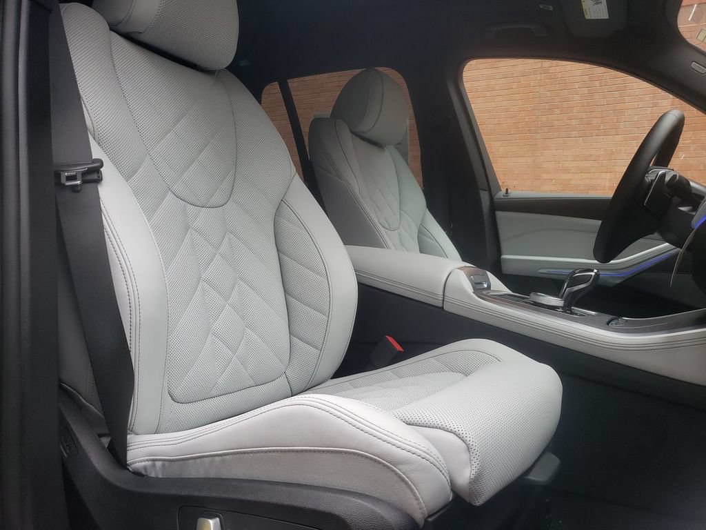 Used 2023 BMW X5 xDrive40i w/ Premium Package AWD/4WD image 31