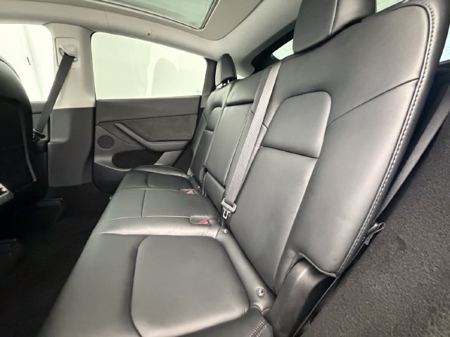 Used 2023 Tesla Model Y Long Range AWD/4WD image 23