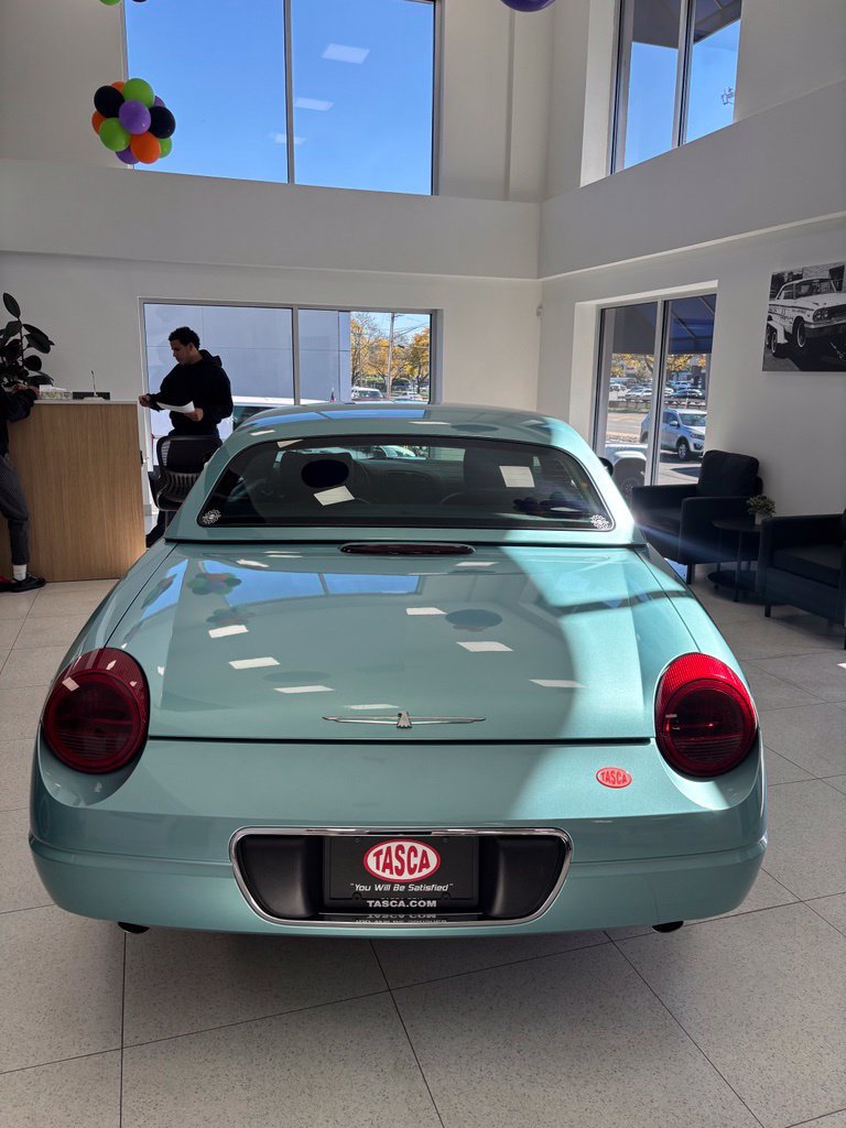 Used 2002 Ford Thunderbird RWD image 3