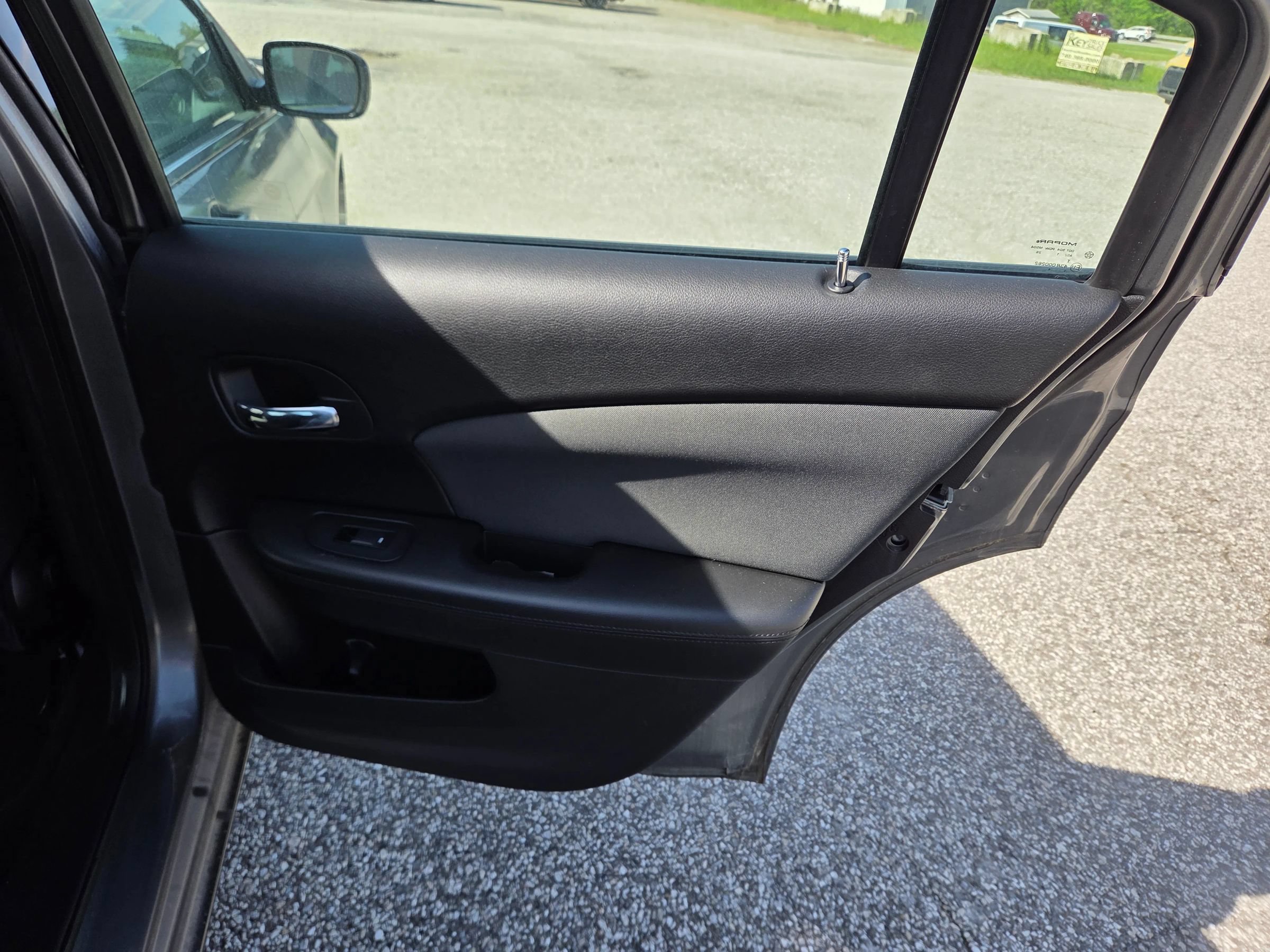 Used 2011 Chrysler 200 Touring FWD image 18