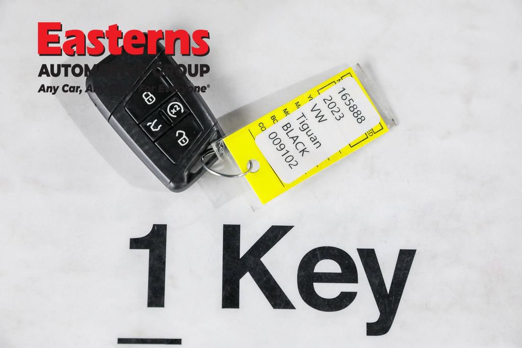 Used 2023 Volkswagen Tiguan SE image 23