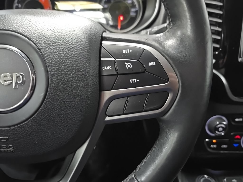 Used 2019 Jeep Cherokee Limited AWD/4WD image 21