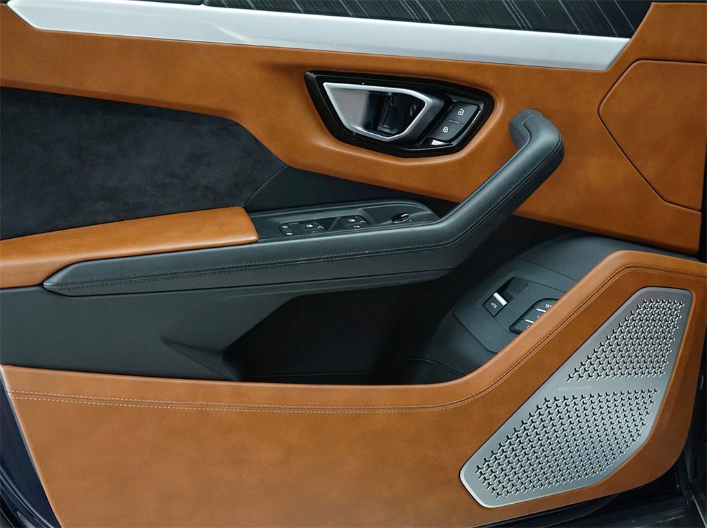 Used 2019 Lamborghini Urus image 11