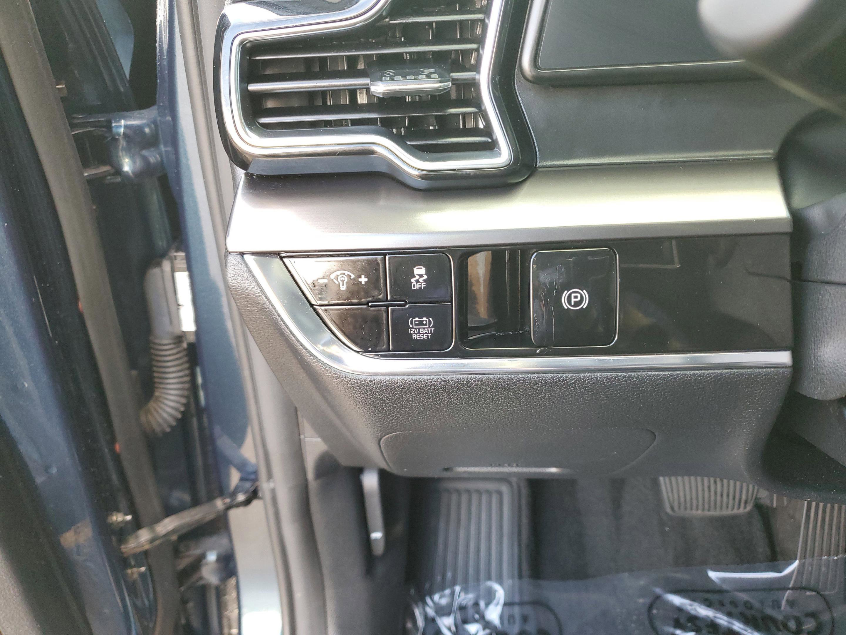 Used 2024 Kia Sportage EX image 24