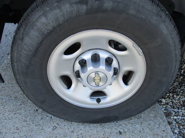 Used 2024 Chevrolet Express 2500 w/ Driver Convenience Package RWD image 24