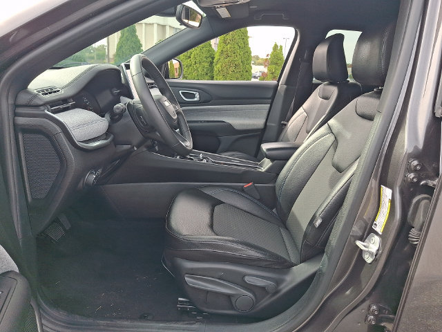Certified 2024 Jeep Compass Latitude AWD/4WD image 14