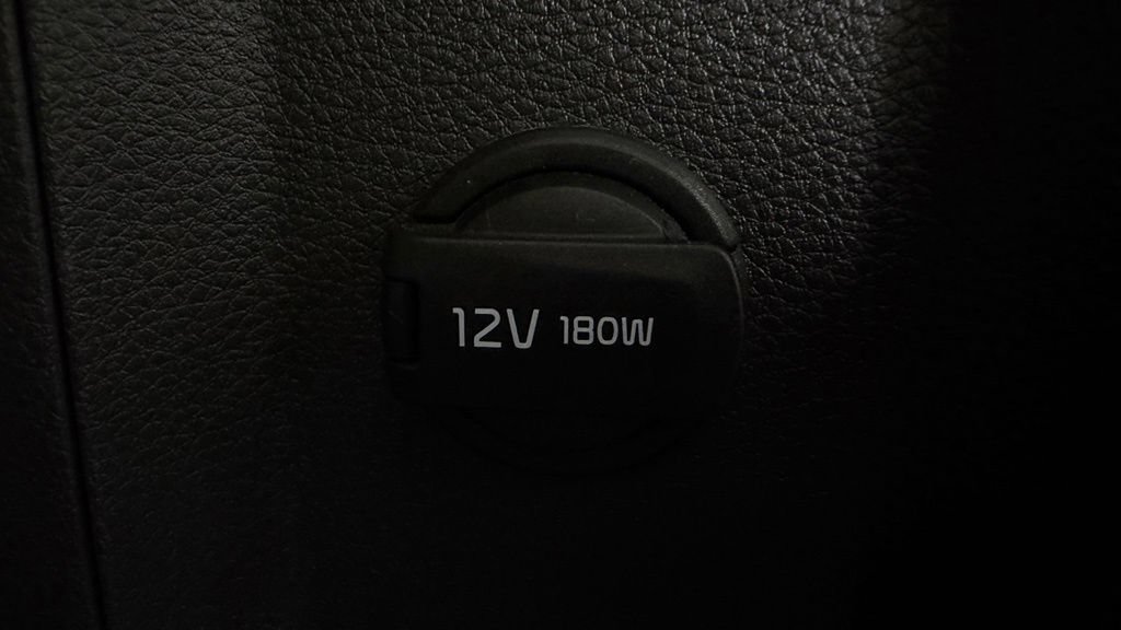 Used 2025 Kia Carnival FWD image 12