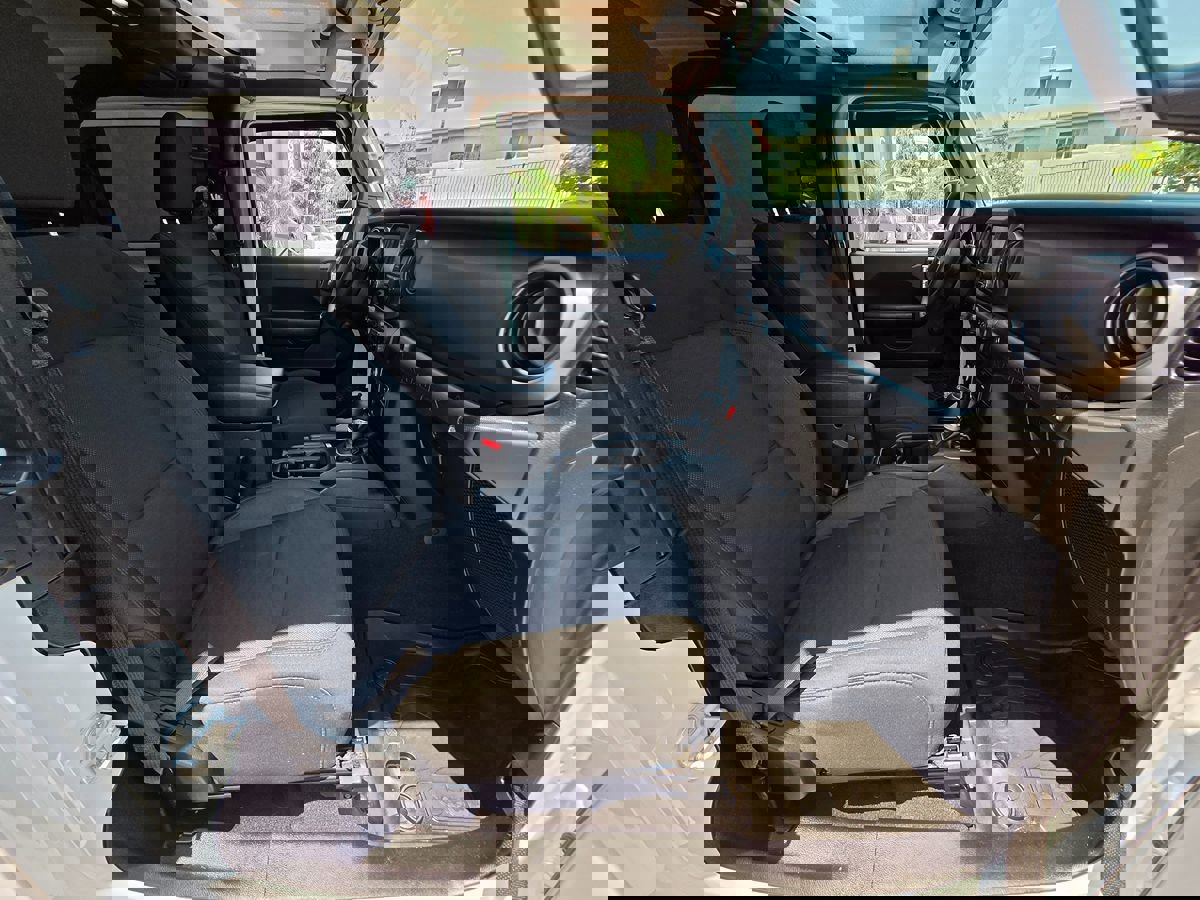 Used 2020 Jeep Wrangler Sport image 19