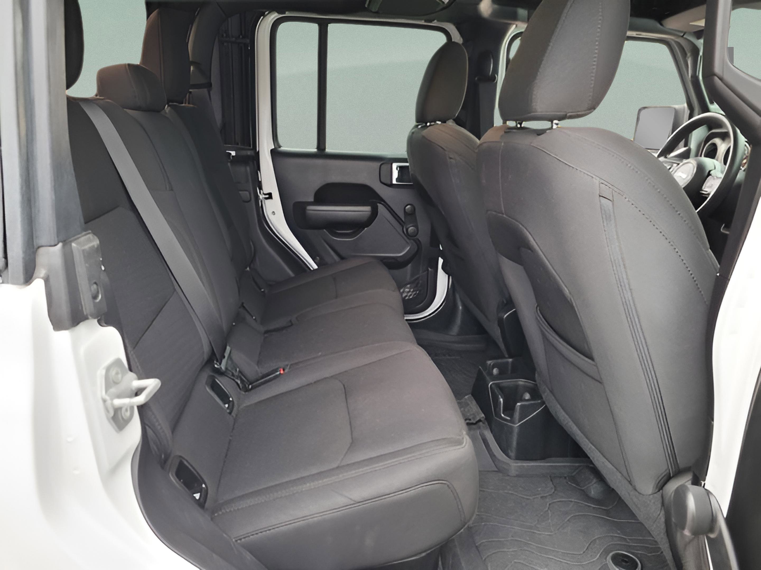 Used 2023 Jeep Gladiator Sport image 10