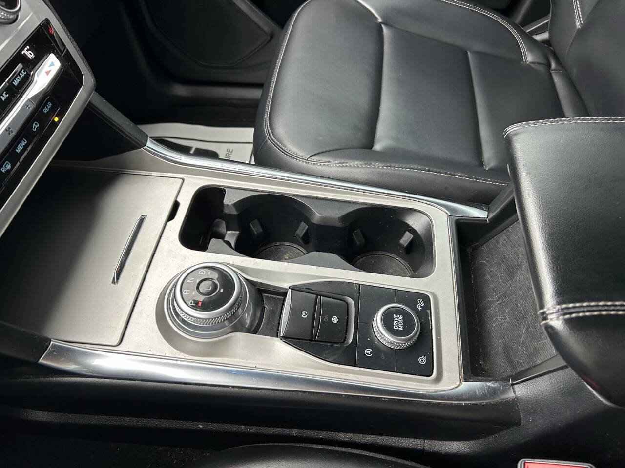 Used 2021 Ford Explorer XLT w/ Equipment Group 202A image 20