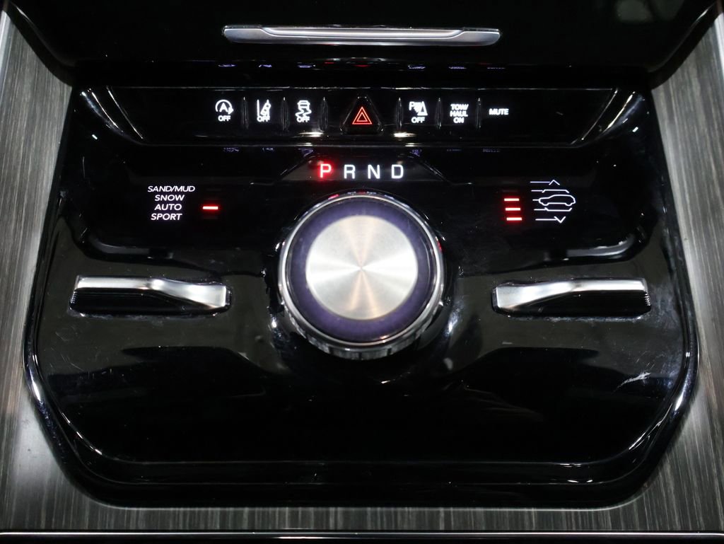 Used 2024 Jeep Wagoneer L Series III w/ Flexible Seating Group image 35