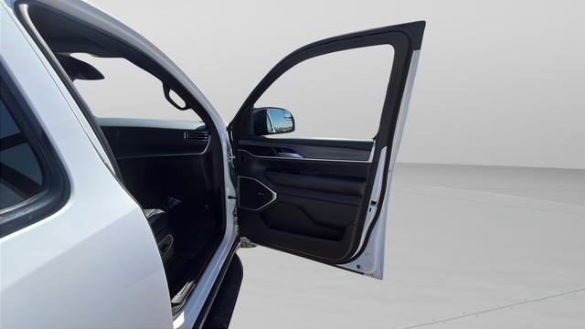 Used 2024 Jeep Wagoneer Series II w/ Flexible Seating Group image 27