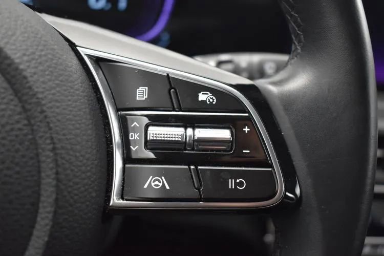 Used 2025 Kia Seltos S FWD image 23