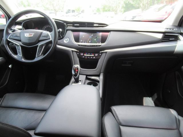 Used 2018 Cadillac XT5 Luxury w/ Driver Awareness Package AWD/4WD image 11
