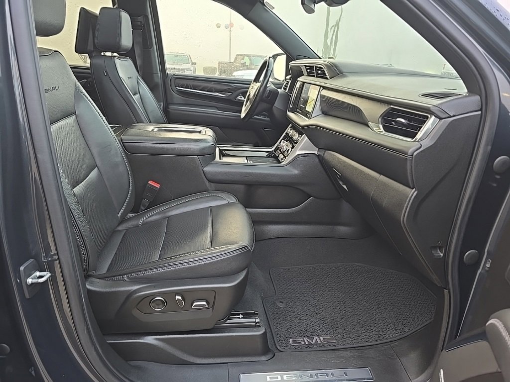Used 2021 GMC Yukon XL Denali image 35
