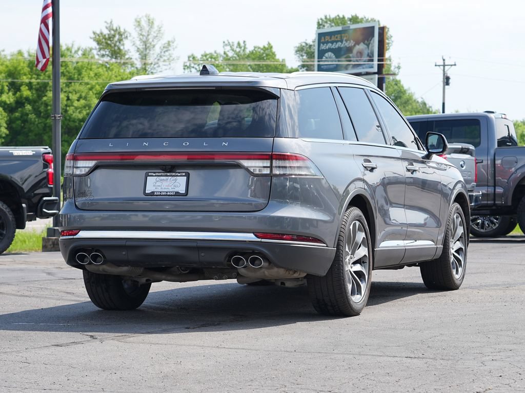 Used 2025 Lincoln Aviator Reserve w/ Illumination Package AWD/4WD image 3
