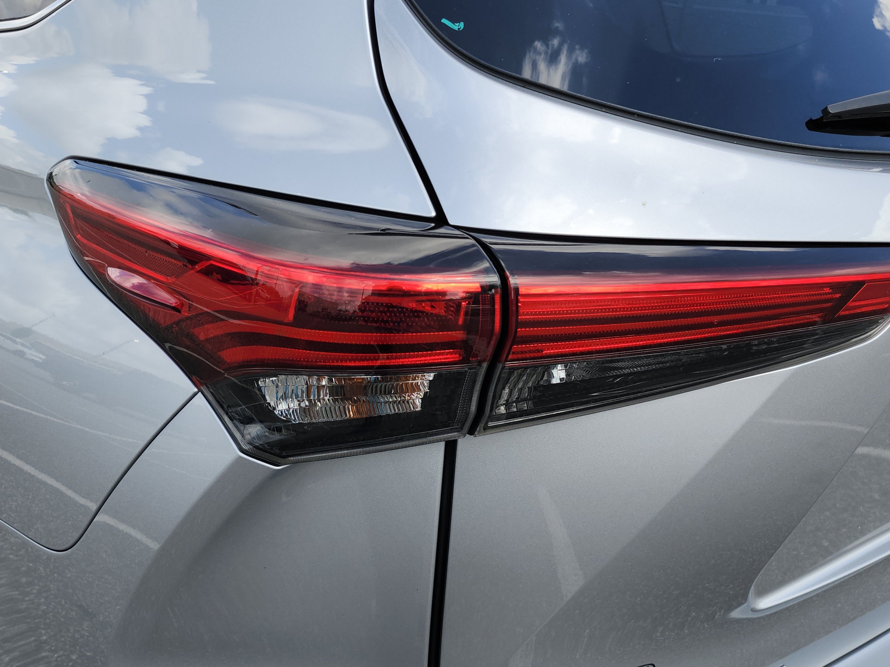 Used 2021 Toyota Highlander XLE FWD image 36