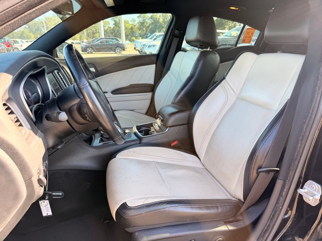 Used 2017 Dodge Charger SXT w/ Plus Group RWD image 12
