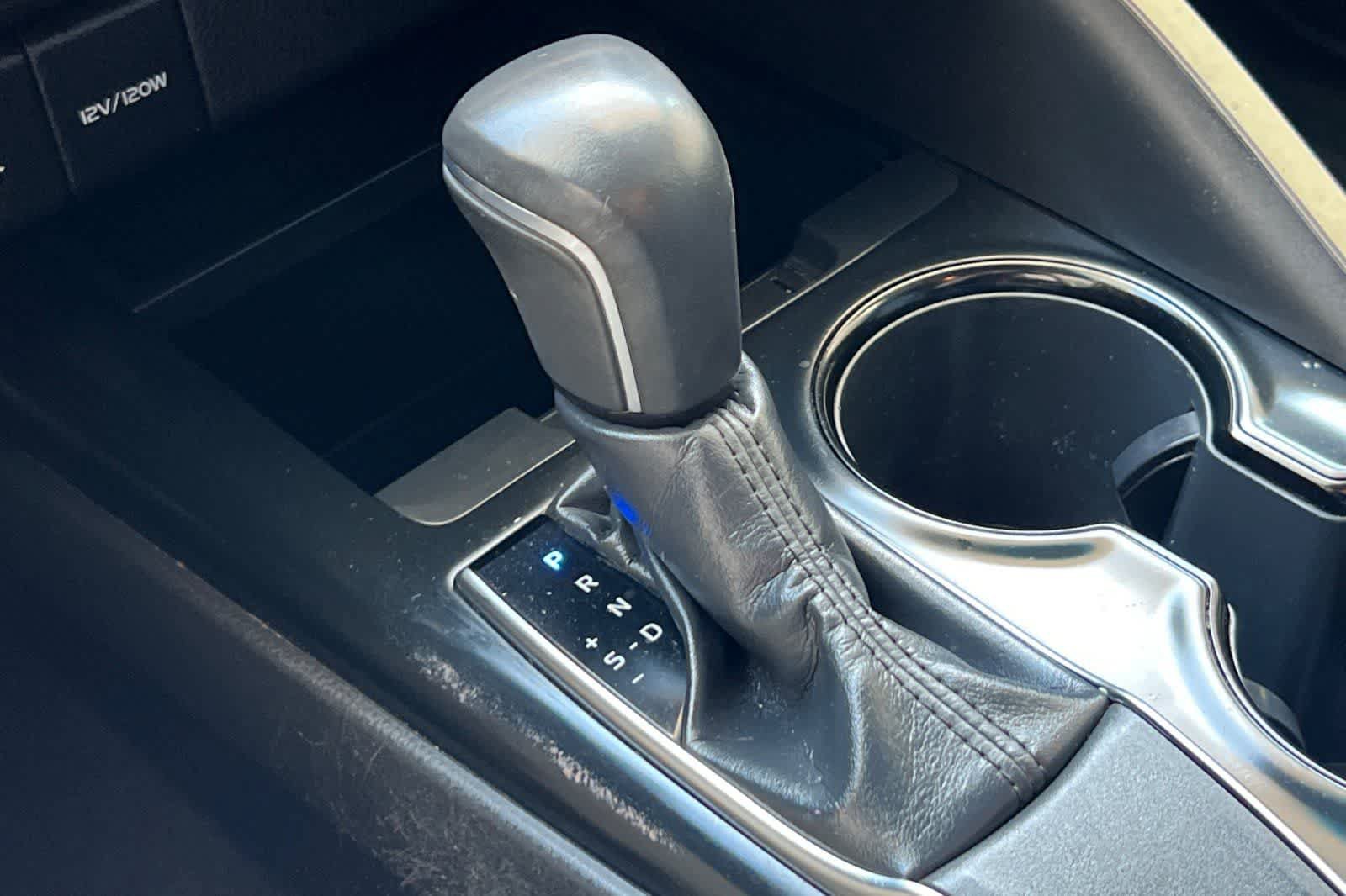 Used 2019 Toyota Camry SE FWD image 25