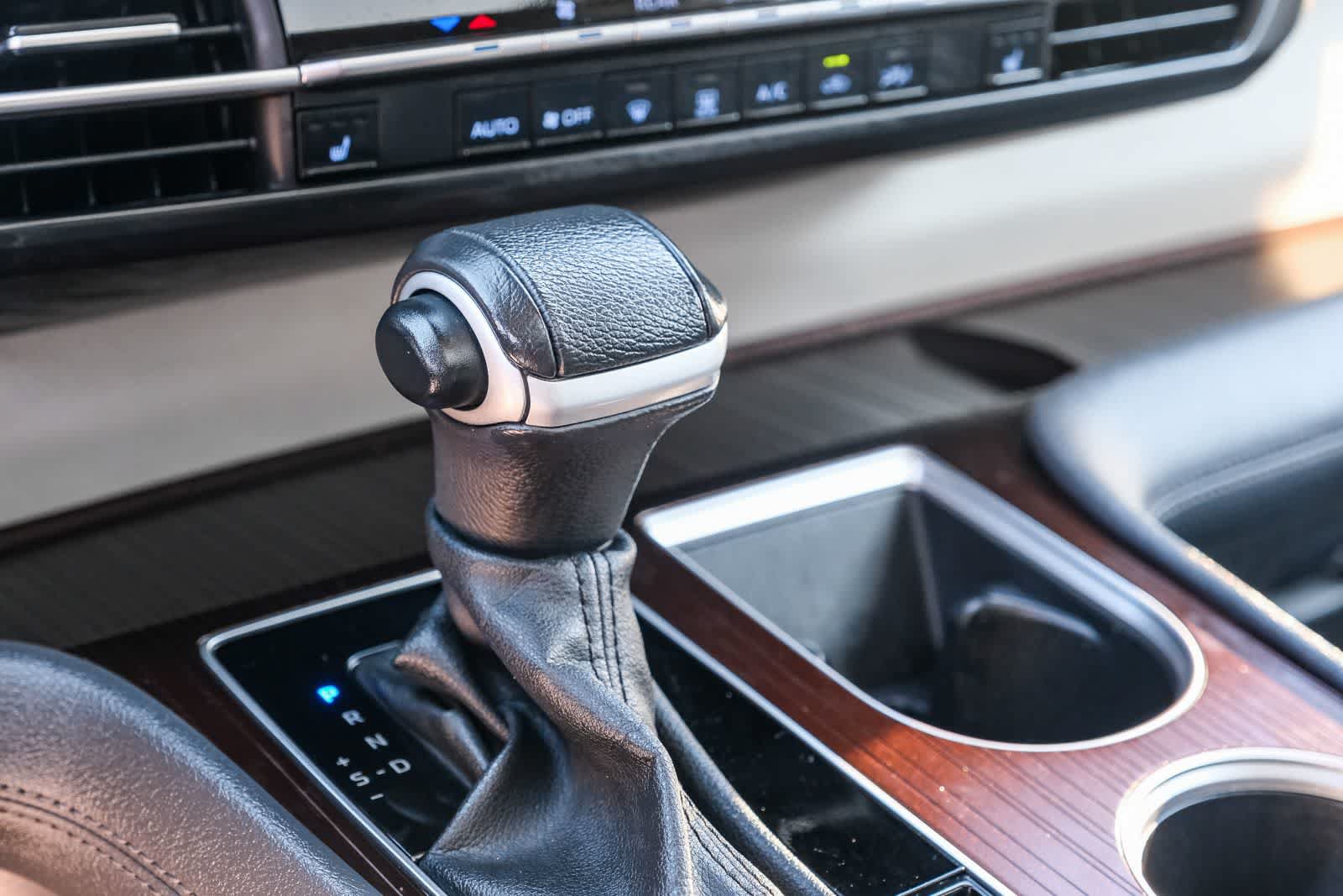 Certified 2024 Toyota Sienna XLE FWD image 24