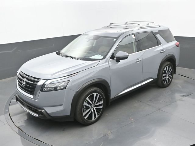 Used 2025 Nissan Pathfinder Platinum AWD/4WD image 32