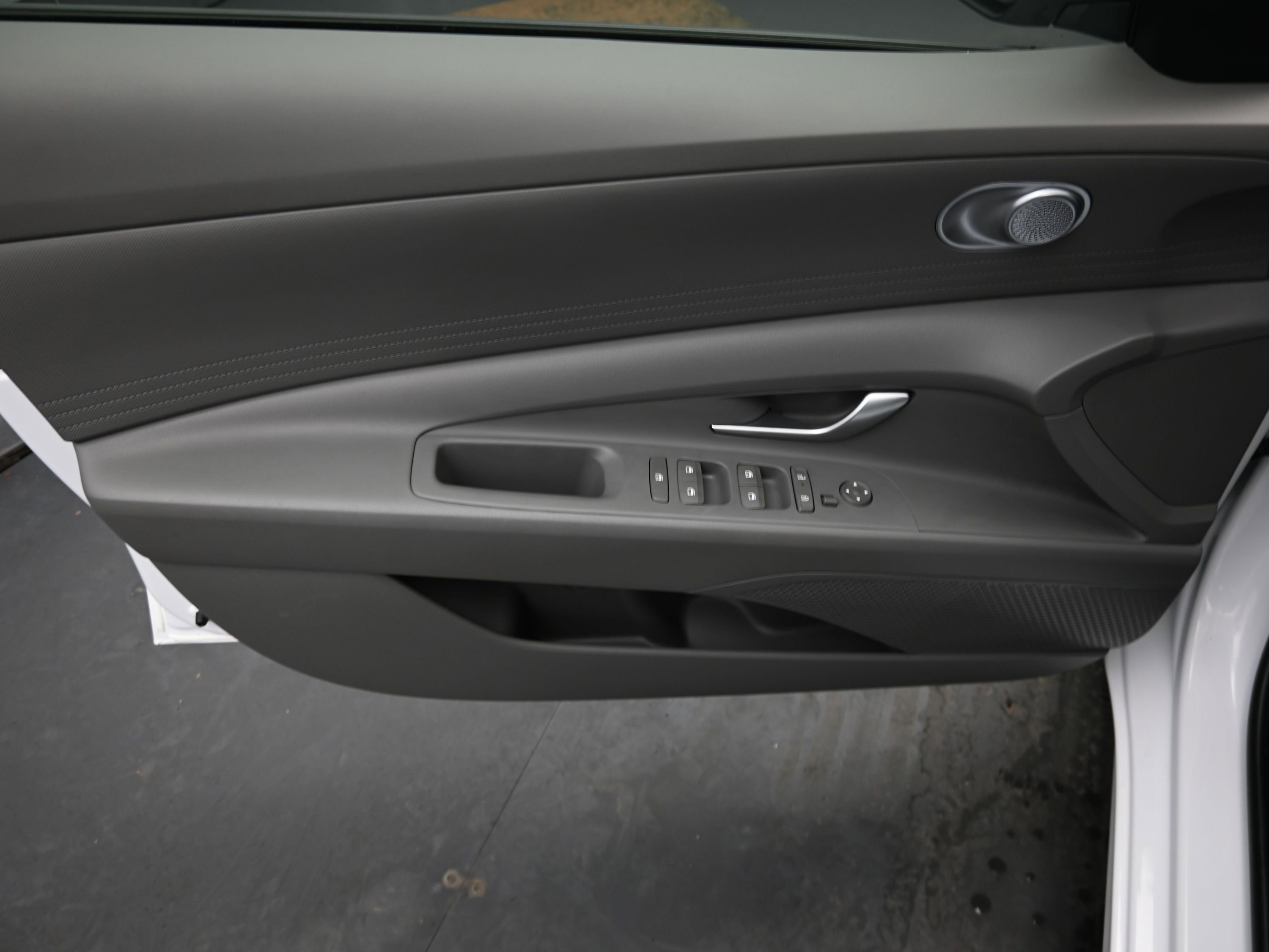 Used 2024 Hyundai Elantra SEL image 25