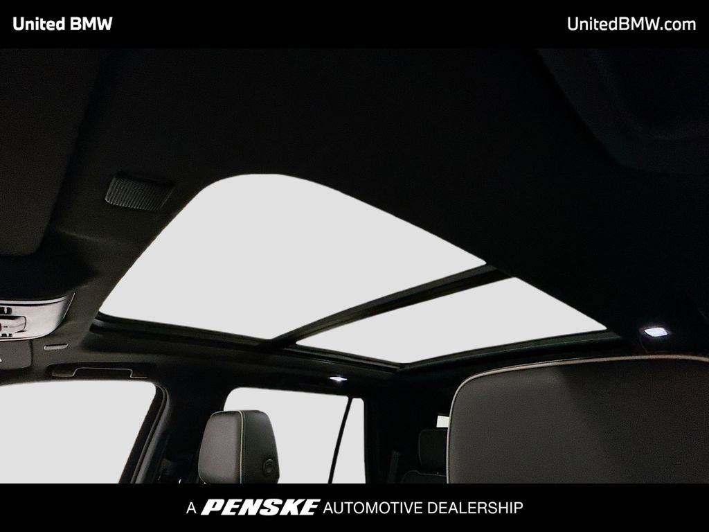 Used 2022 GMC Yukon SLT w/ SLT Premium Package image 12