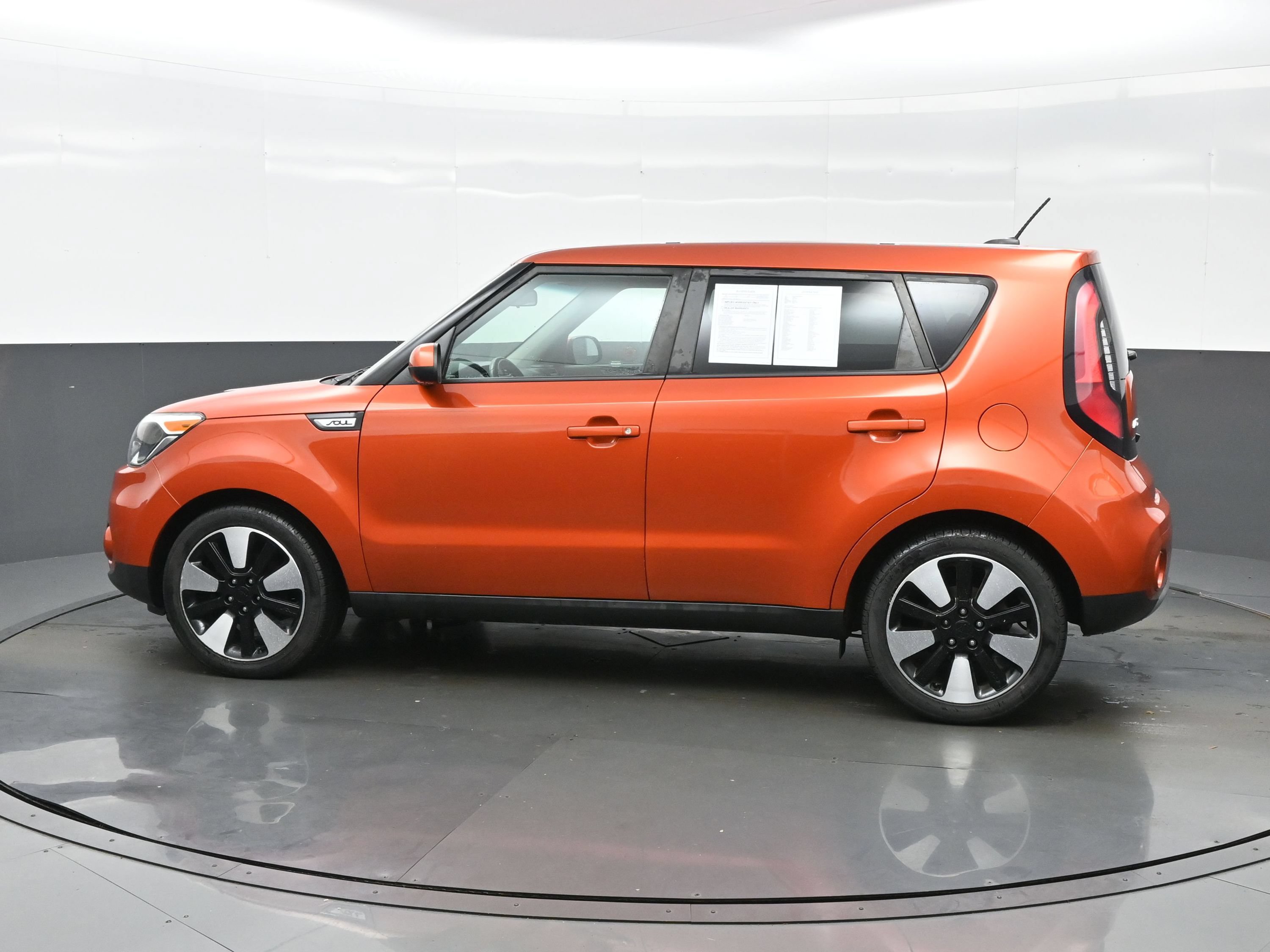Used 2019 Kia Soul + FWD image 3